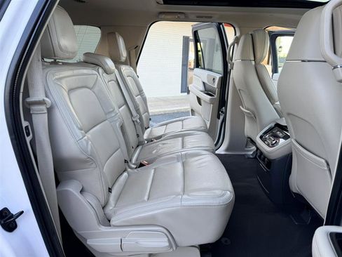 Used 2019 Lincoln Navigator L Reserve w/ Cargo Package AWD/4WD image 17