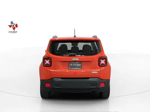 Used 2017 Jeep Renegade Latitude FWD image 58