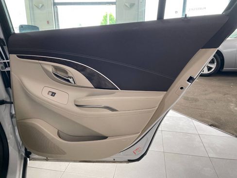 Used 2015 Buick LaCrosse Premium image 22