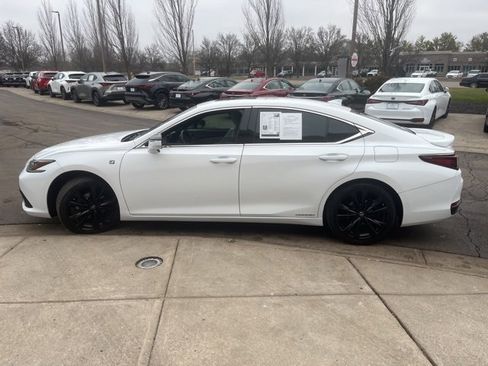 Used 2022 Lexus ES 300h F Sport image 7