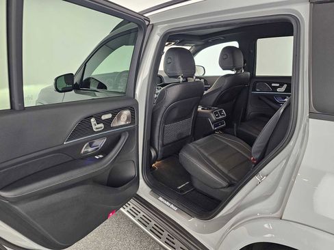 Used 2024 Mercedes-Benz GLS 450 4MATIC image 16