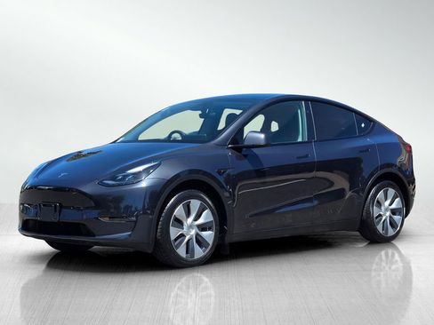 Used 2024 Tesla Model Y Long Range AWD/4WD image 9