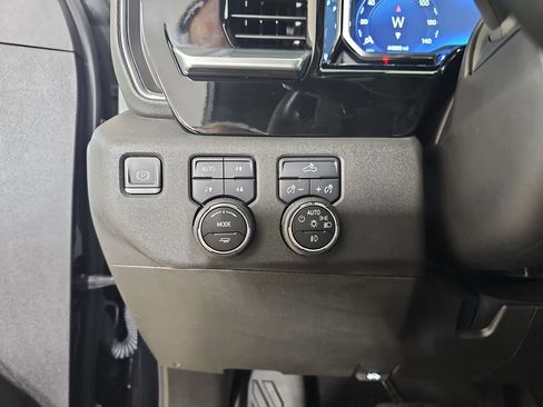 Used 2023 Chevrolet Silverado 1500 RST AWD/4WD image 31