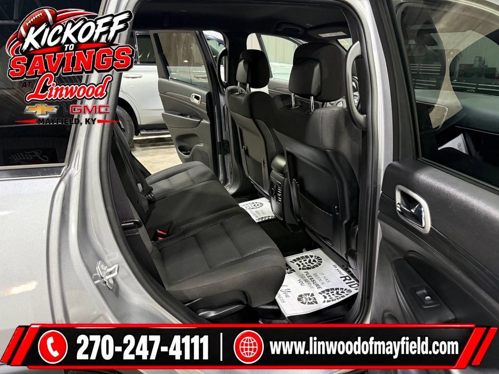 Used 2021 Jeep Grand Cherokee Laredo AWD/4WD image 24