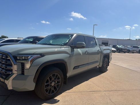 Used 2024 Toyota Tundra Platinum AWD/4WD image 1