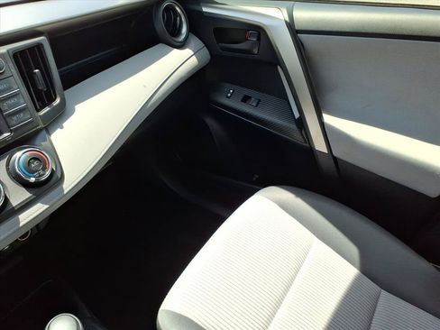 Used 2014 Toyota RAV4 LE FWD image 35