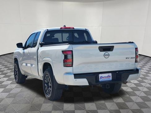 Used 2024 Nissan Frontier SV w/ SV Convenience Package image 3