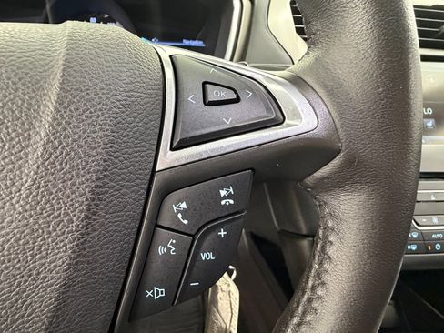 Used 2016 Ford Fusion SE w/ Equipment Group 202A image 27