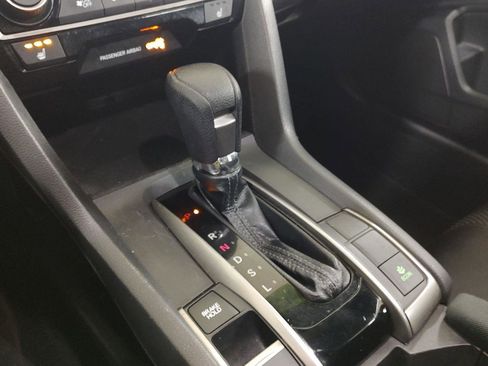 Used 2018 Honda Civic EX image 11