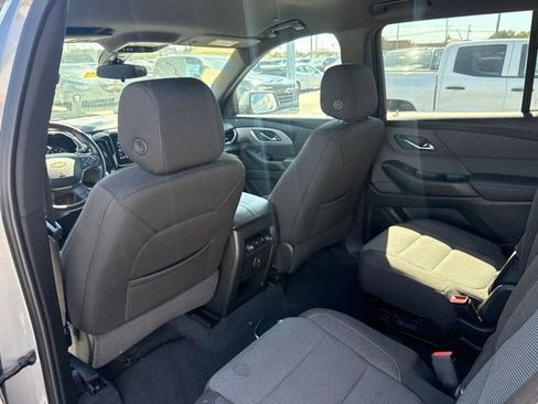 Used 2023 Chevrolet Traverse LT FWD image 26