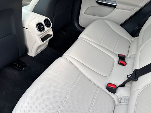 Certified 2025 Mercedes-Benz GLC 300 4MATIC image 27