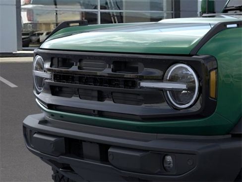 New 2025 Ford Bronco Outer Banks w/ Sasquatch Package image 19