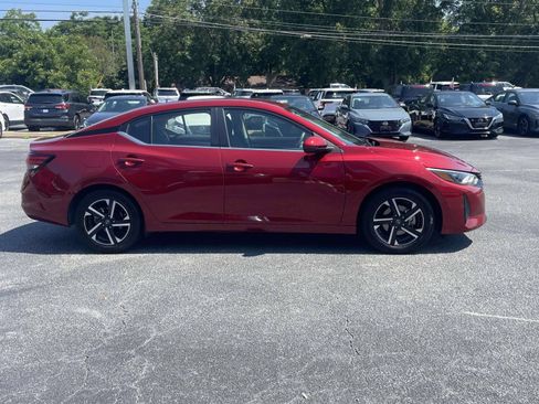 Used 2025 Nissan Sentra SV FWD image 2