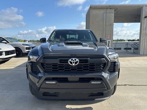 Used 2025 Toyota Tacoma TRD Sport w/ TRD Sport Premium Package AWD/4WD image 8