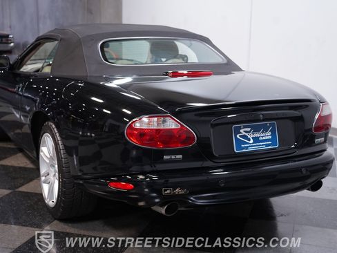 Used 2004 Jaguar XK8 Convertible RWD image 9