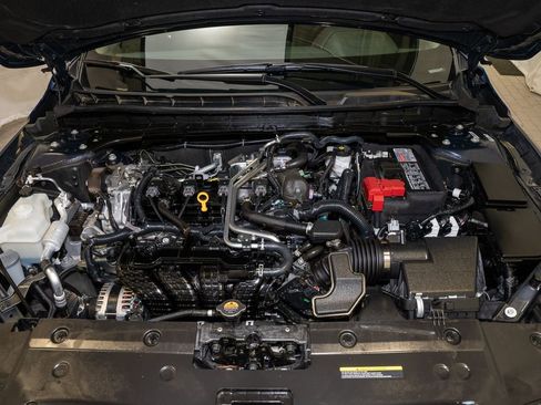 Certified 2024 Nissan Altima 2.5 SR image 18