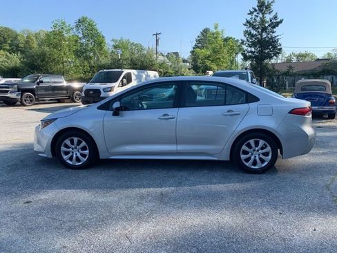 Used 2020 Toyota Corolla LE FWD image 5