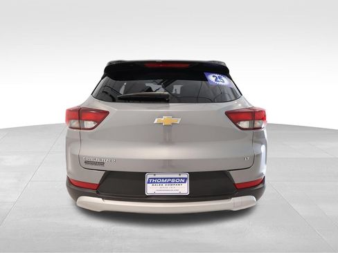 Used 2025 Chevrolet TrailBlazer LT FWD image 3