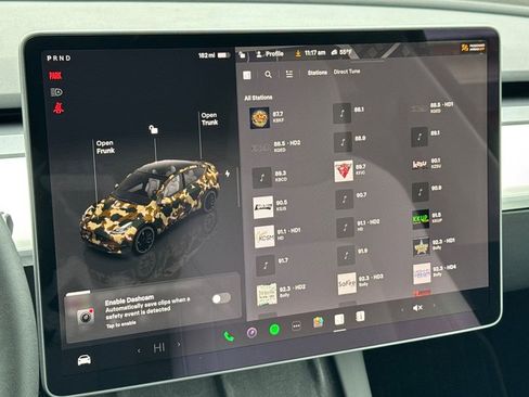 Used 2025 Tesla Model Y Performance image 16