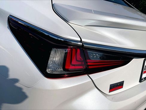 Used 2022 Lexus ES 350 w/ Premium Package FWD image 27