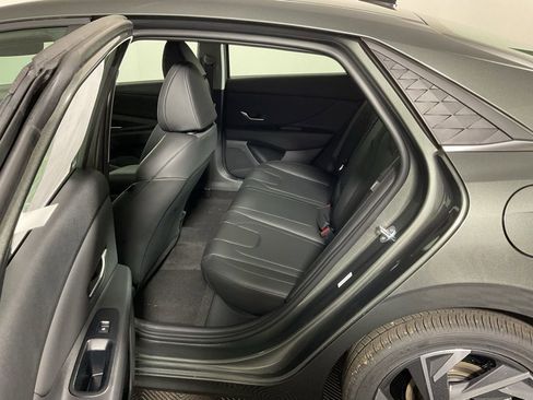 New 2026 Hyundai Elantra Limited FWD image 34