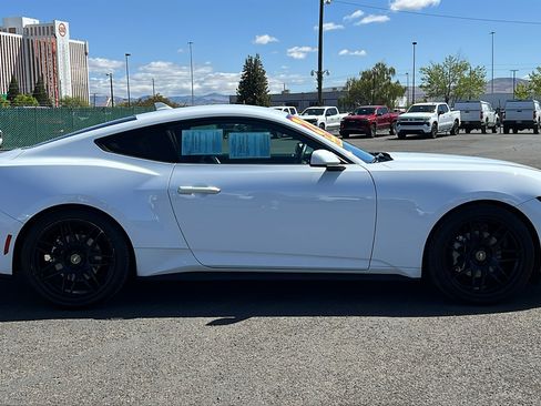 Used 2024 Ford Mustang Coupe RWD image 4