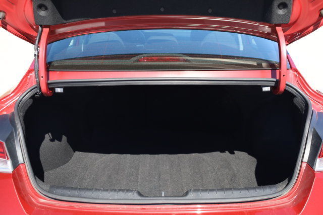 Used 2025 Hyundai Elantra SEL FWD image 30