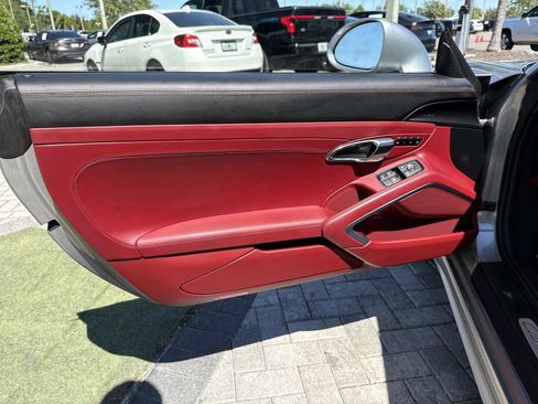 Used 2017 Porsche 911 Carrera 4S AWD/4WD image 18