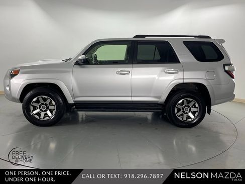 Used 2022 Toyota 4Runner TRD Off-Road image 9