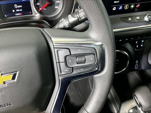 Used 2025 Chevrolet Blazer LT FWD image 15