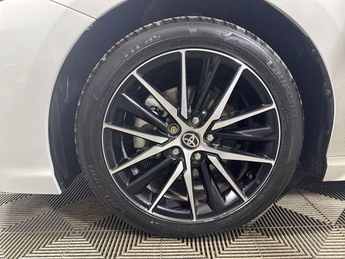 Used 2024 Toyota Camry SE image 10