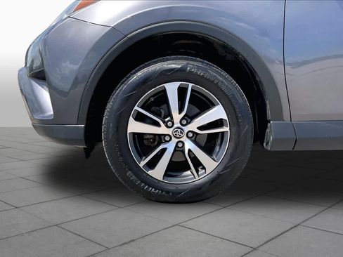 Used 2018 Toyota RAV4 XLE w/ Plus Extra Value Package FWD image 11