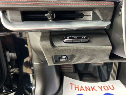 Used 2022 Chevrolet Corvette Stingray Premium Cpe w/ Z51 Performance Package image 25