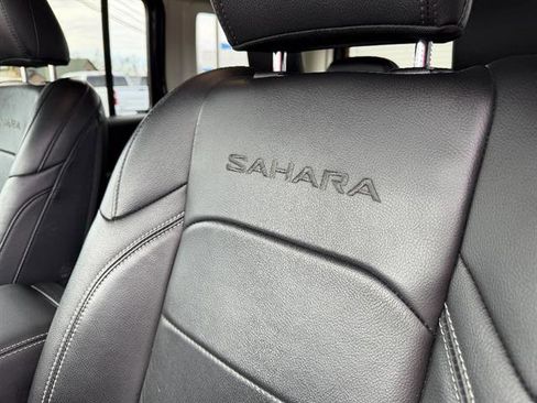 Used 2021 Jeep Wrangler Unlimited Sahara w/ Uconnect 4C Nav & Sound Group AWD/4WD image 26