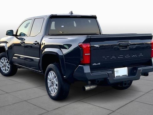 Used 2025 Toyota Tacoma SR5 image 12