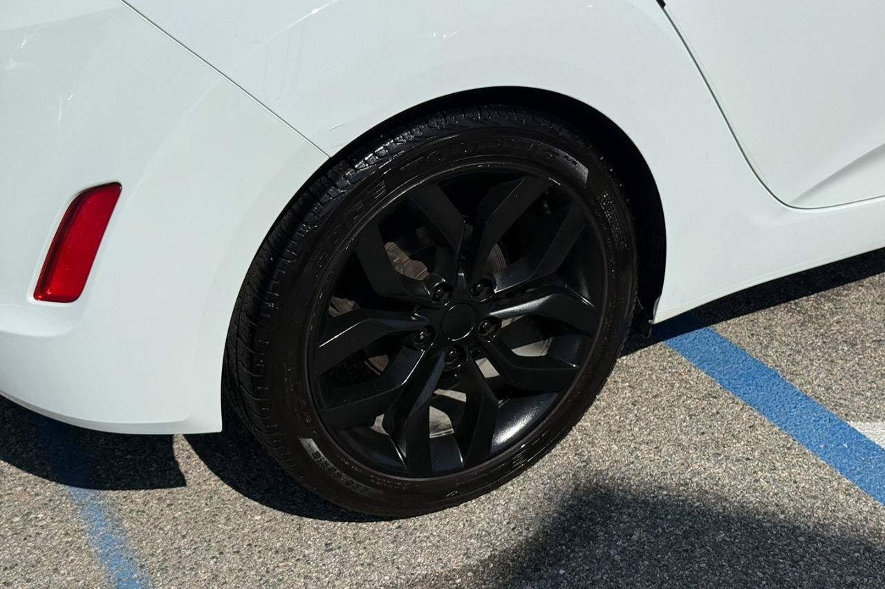 Used 2015 Hyundai Veloster w/ Option Group 02 FWD image 20