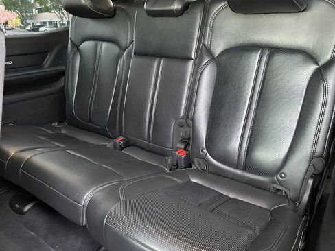 Used 2023 Jeep Wagoneer 4WD w/ Convenience Group I image 18