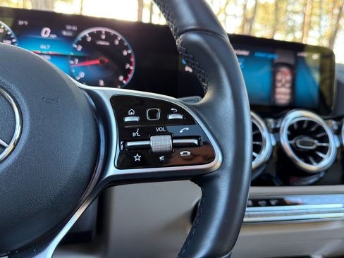 Certified 2022 Mercedes-Benz GLA 250 image 24