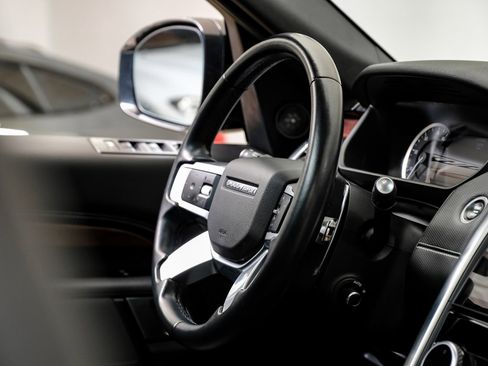 Used 2023 Land Rover Discovery S R-Dynamic image 18