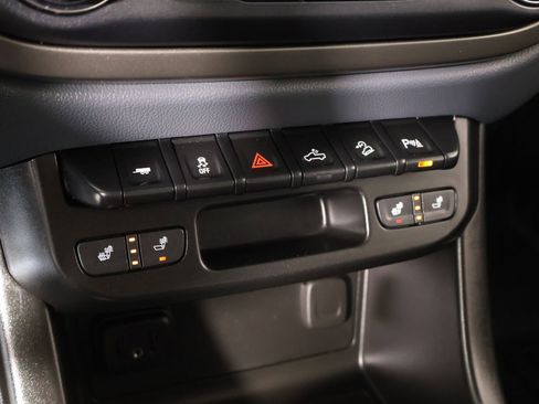 Used 2022 Chevrolet Colorado Z71 RWD image 7