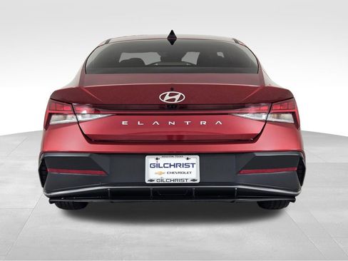 Used 2024 Hyundai Elantra SEL w/ Convenience Package FWD image 6