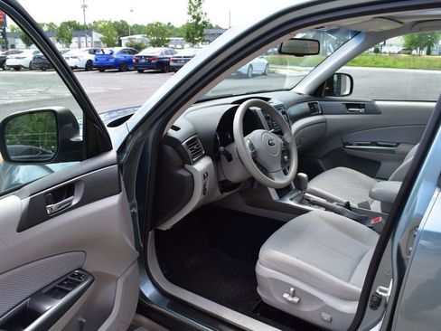 Used 2011 Subaru Forester 2.5X Premium w/ All-Weather Pkg AWD/4WD image 14