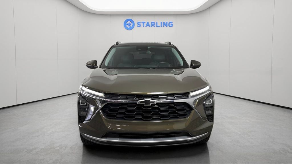 Certified 2024 Chevrolet Trax LT w/ Driver Confidence Package FWD image 30