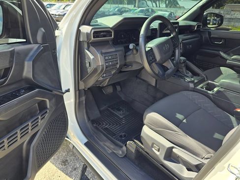 Used 2024 Toyota Tacoma SR5 AWD/4WD image 17