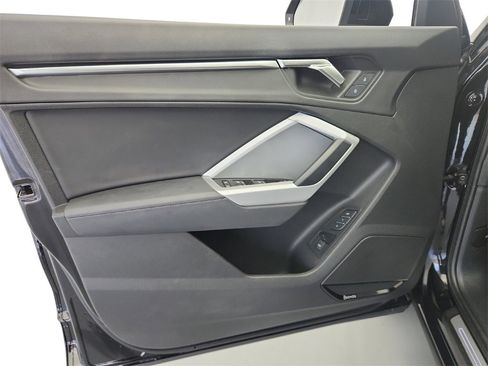 Used 2023 Audi Q3 2.0T Premium Plus image 23