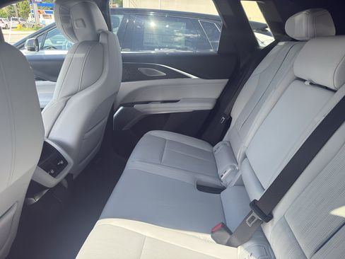 Used 2023 Cadillac Lyriq 2WD image 9