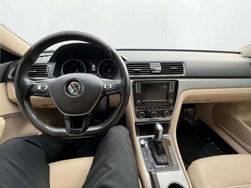 Used 2019 Volkswagen Passat 2.0T Wolfsburg w/ Wheels & Sunroof Package image 15