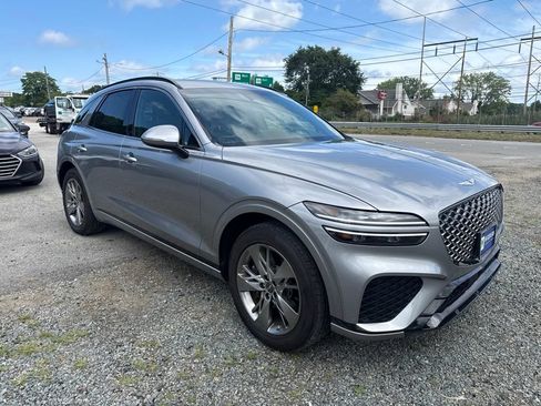 Used 2025 Genesis GV70 3.5T Sport AWD/4WD image 3