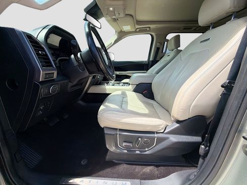 Used 2019 Ford Expedition Platinum AWD/4WD image 24