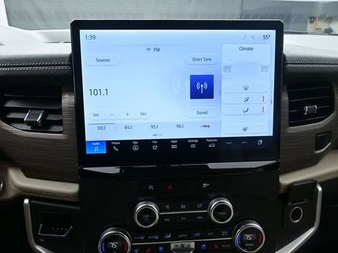 Used 2024 Ford Expedition Limited RWD image 11